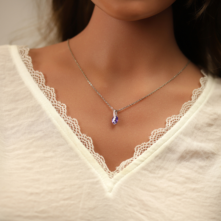 Collier en argent rhodi chane avec pendentif goutte d\'oxyde violet et drap avec oxydes blancs sertis 42+3cm - Vue 20