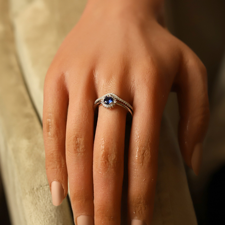 Bague en argent rhodi double avec oxyde bleu et blancs - Vue 20